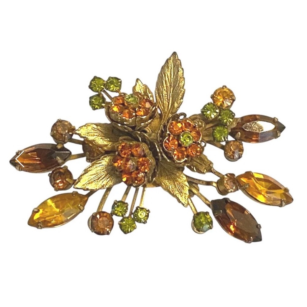 #Vintage #Brooch #Whimsical #CootageCore #SummerVibes #SummerAccessory #Chic